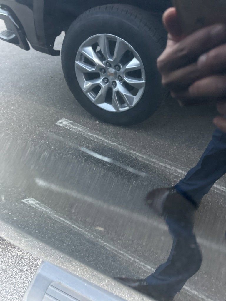 Used 2023 Chevrolet Silverado 1500 LT image 4