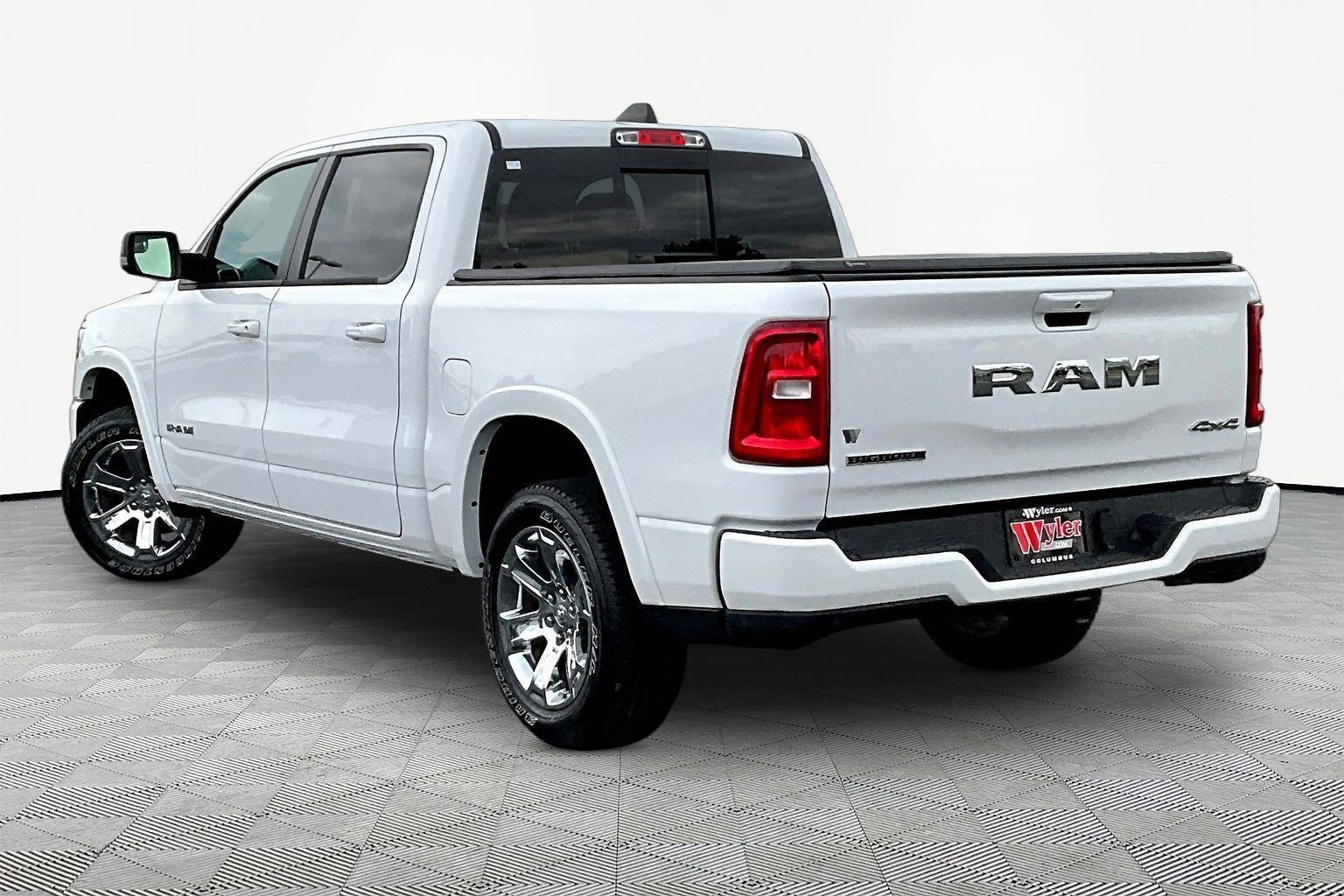 Used 2025 RAM 1500 Big Horn AWD/4WD image 4