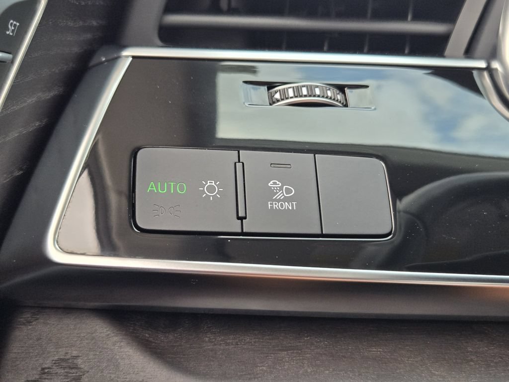 Certified 2023 Audi Q8 Premium Plus w/ Premium Plus Package AWD/4WD image 28