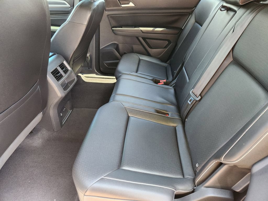 Used 2020 Volkswagen Atlas Cross Sport SEL R-Line AWD/4WD image 18