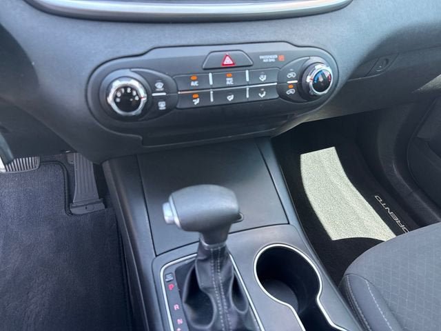 Used 2020 Kia Sorento LX FWD image 19