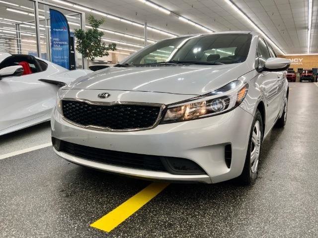 Used 2017 Kia Forte LX image 1