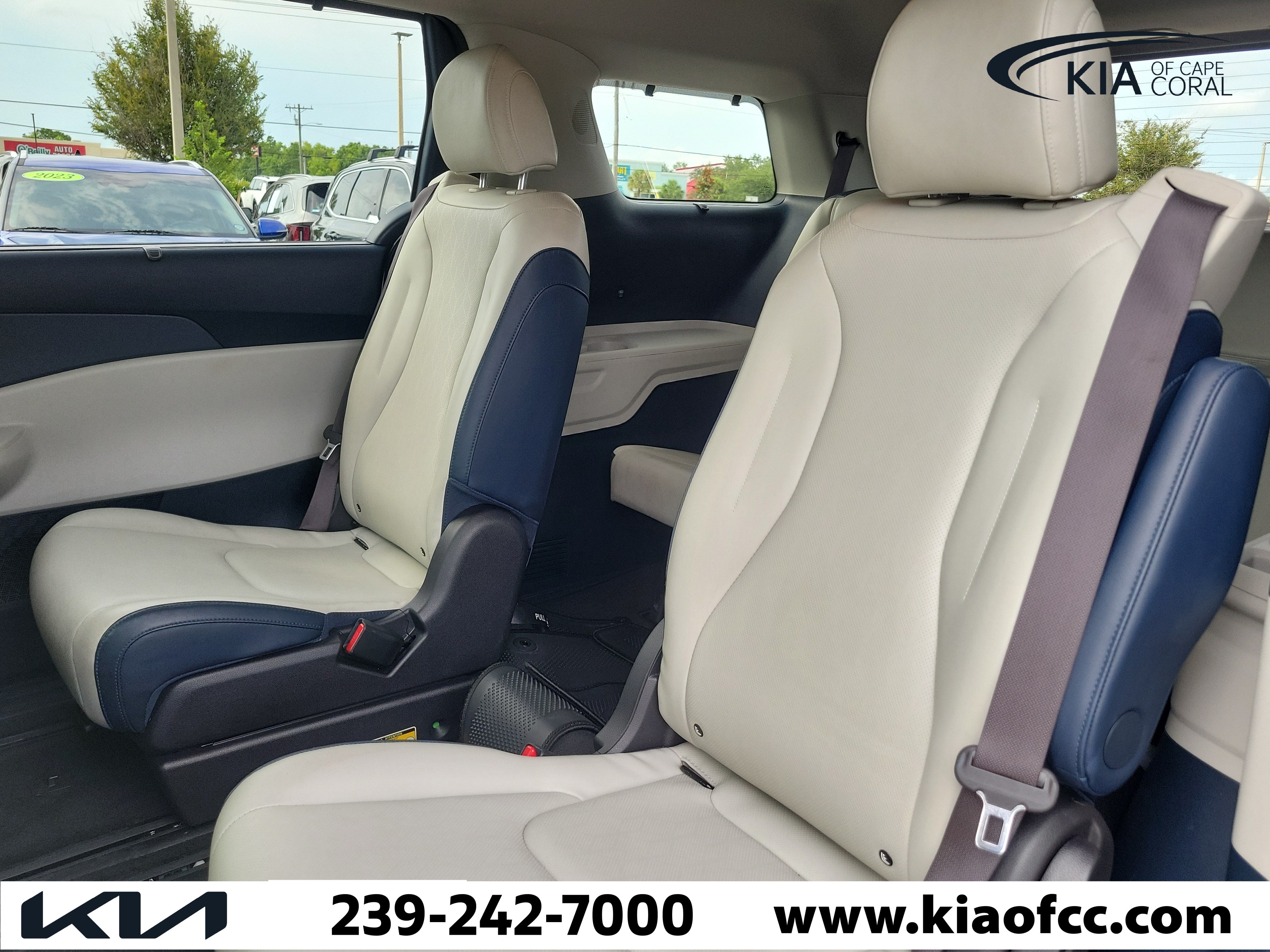Certified 2025 Kia Carnival EX FWD image 13