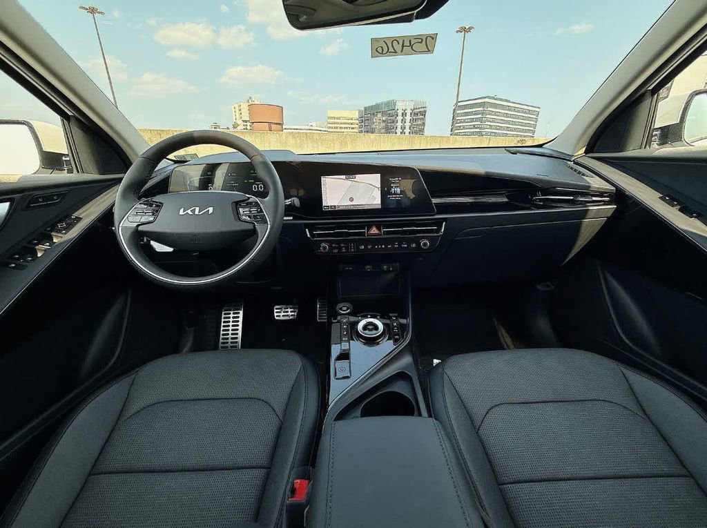 New 2025 Kia Niro SX Touring image 11