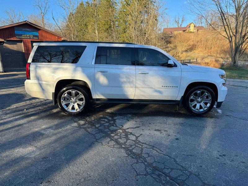Used 2016 Chevrolet Suburban LT image 7
