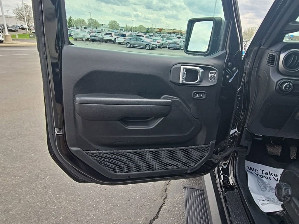 Used 2023 Jeep Gladiator Sport AWD/4WD image 21