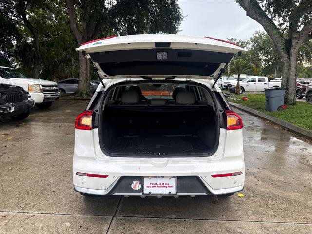 Used 2017 Kia Niro Touring FWD image 21