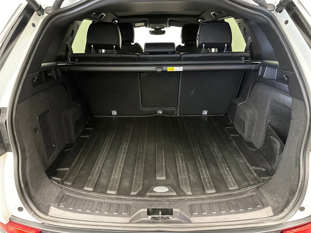 Used 2020 Land Rover Discovery Sport S image 16