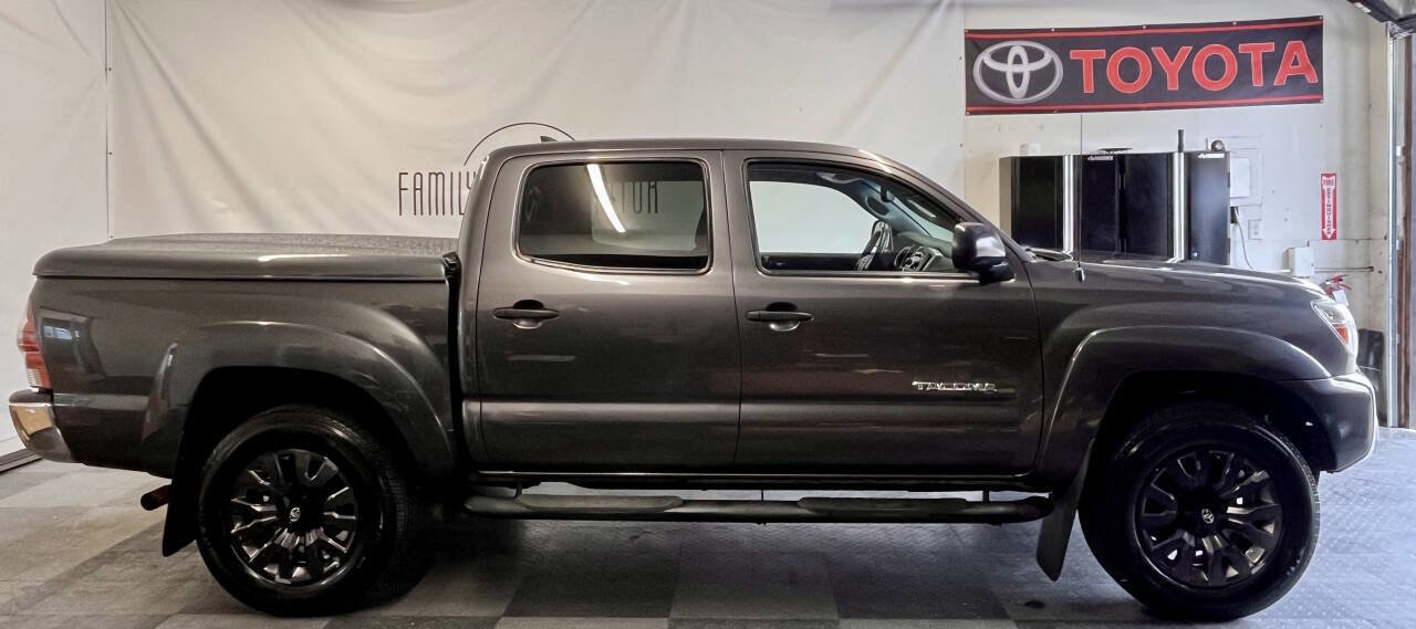 Used 2012 Toyota Tacoma PreRunner w/ SR5 Pkg RWD image 2