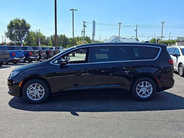 New 2026 Chrysler Voyager LX FWD image 4