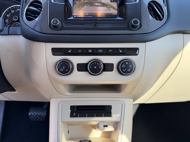 Used 2016 Volkswagen Tiguan S image 17