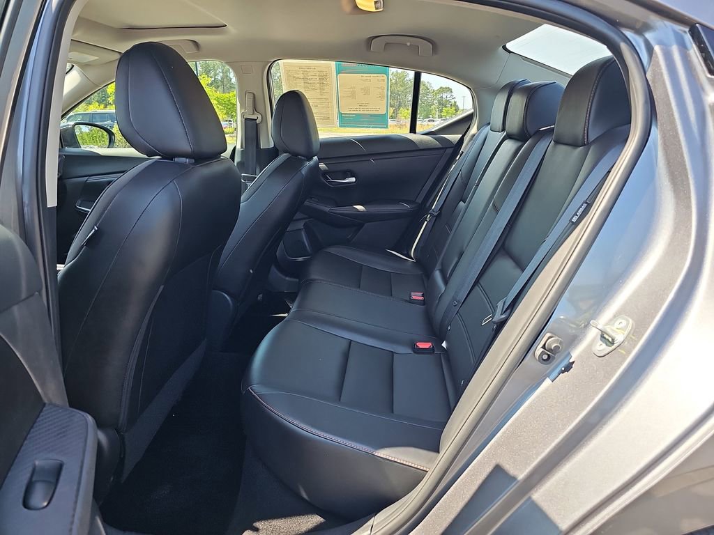 Used 2022 Nissan Sentra SR w/ SR Premium Package FWD image 19