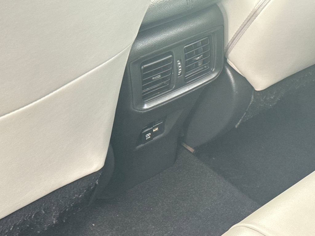 Used 2021 Toyota RAV4 XLE Premium image 34