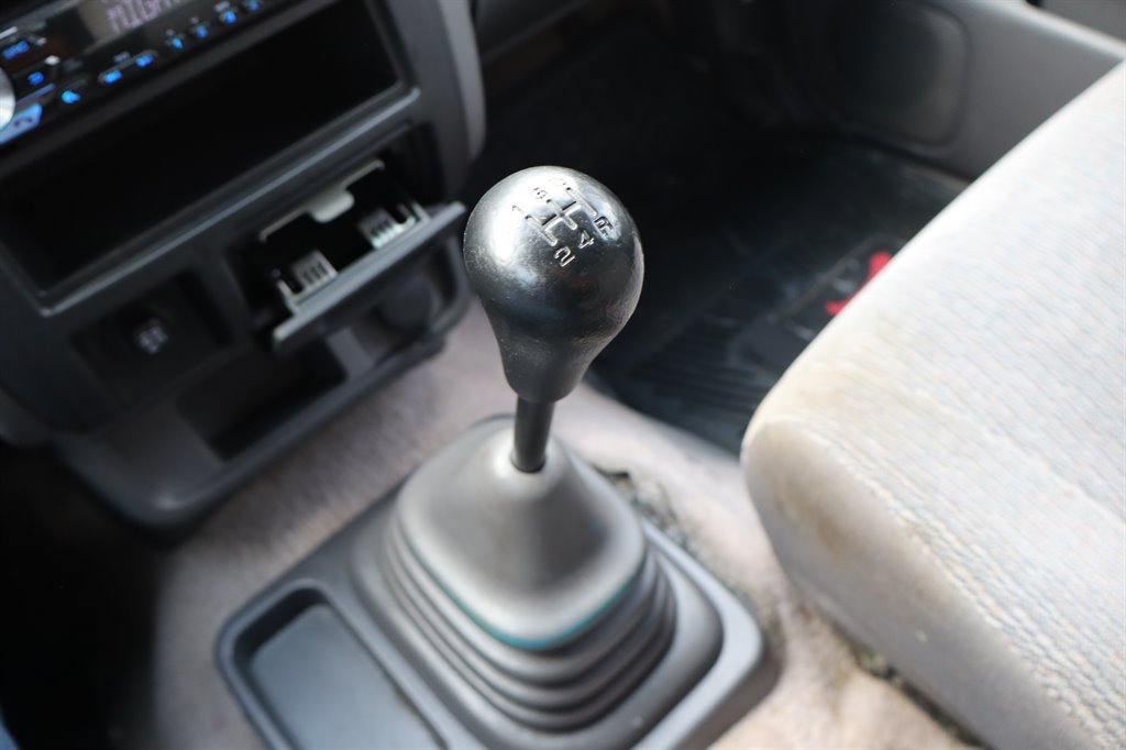 Used 2000 Nissan Frontier XE RWD image 29