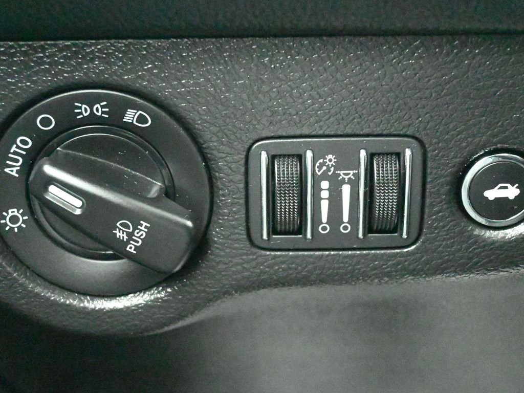 Certified 2022 Dodge Challenger SXT w/ Driver Convenience Group image 16