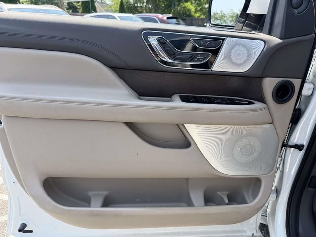 Certified 2022 Lincoln Navigator L Reserve AWD/4WD image 16