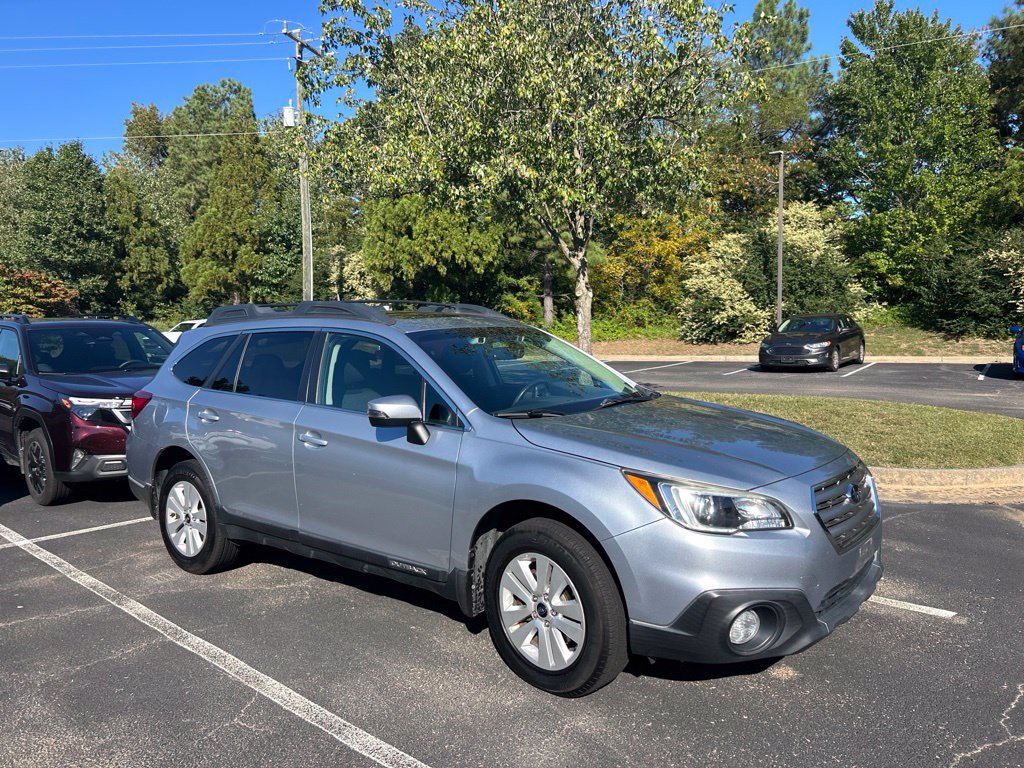 Used 2017 Subaru Outback 2.5i Premium AWD/4WD image 1