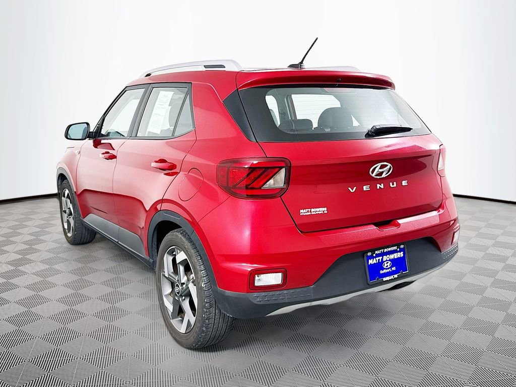 Used 2023 Hyundai Venue Limited image 7