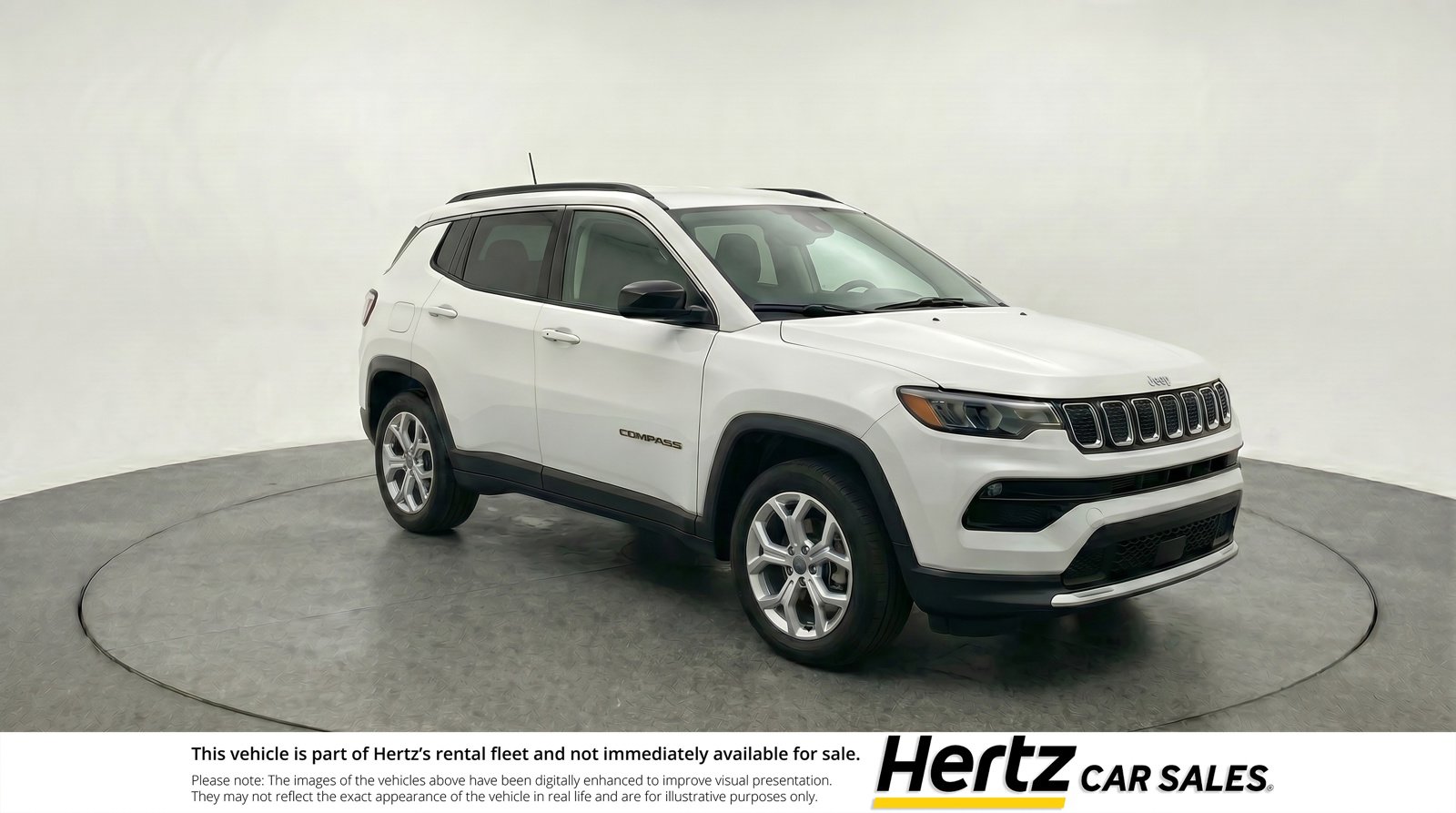 Used 2025 Jeep Compass Latitude AWD/4WD image 1