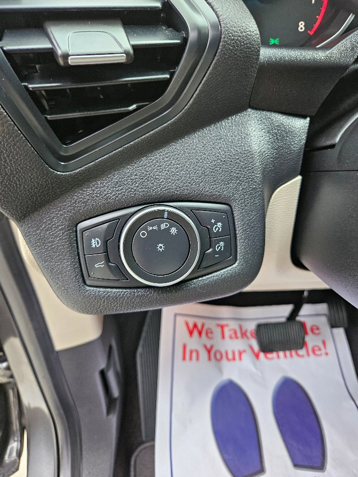 Used 2019 Ford Escape SEL image 29