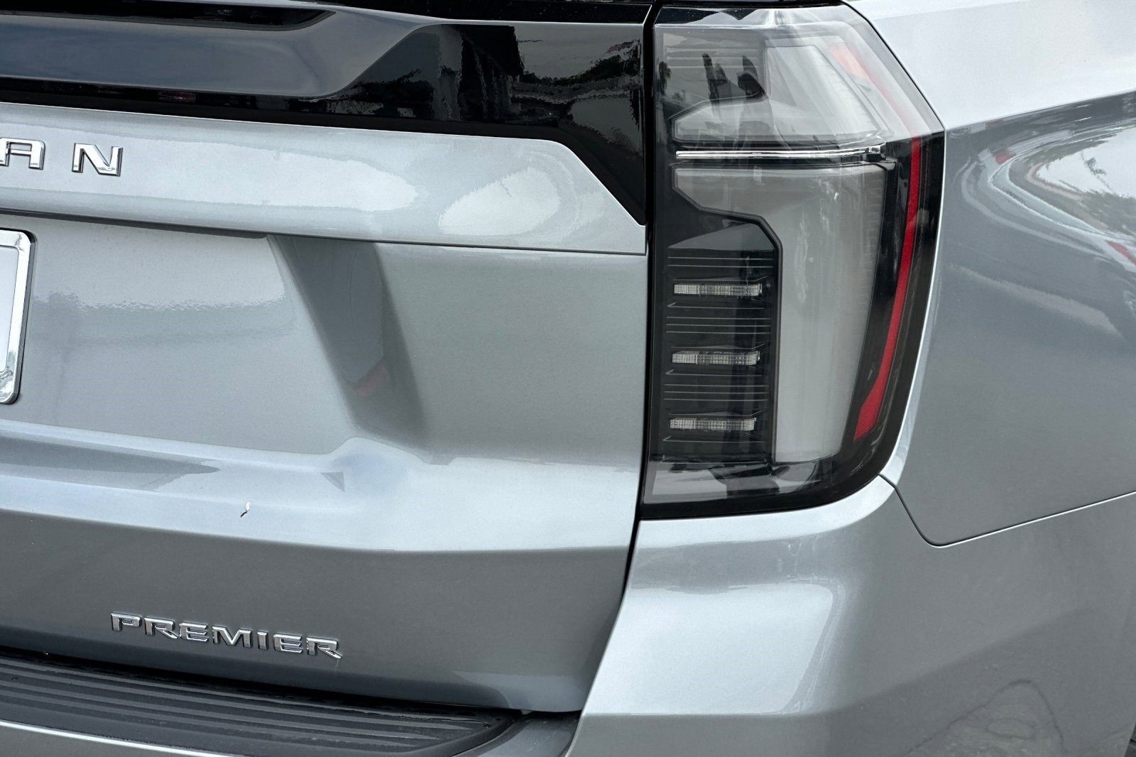 New 2025 Chevrolet Suburban Premier image 34