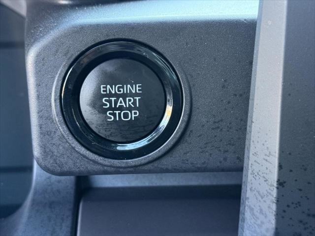 Certified 2025 Toyota Tacoma SR5 AWD/4WD image 29