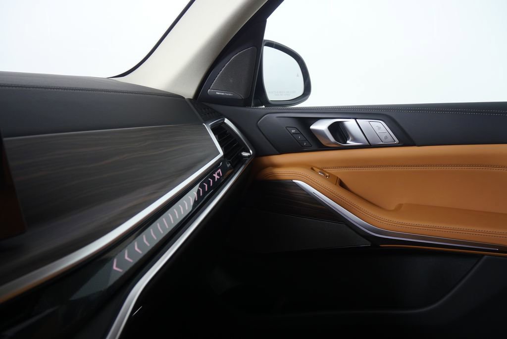 Used 2026 BMW X7 xDrive40i image 26