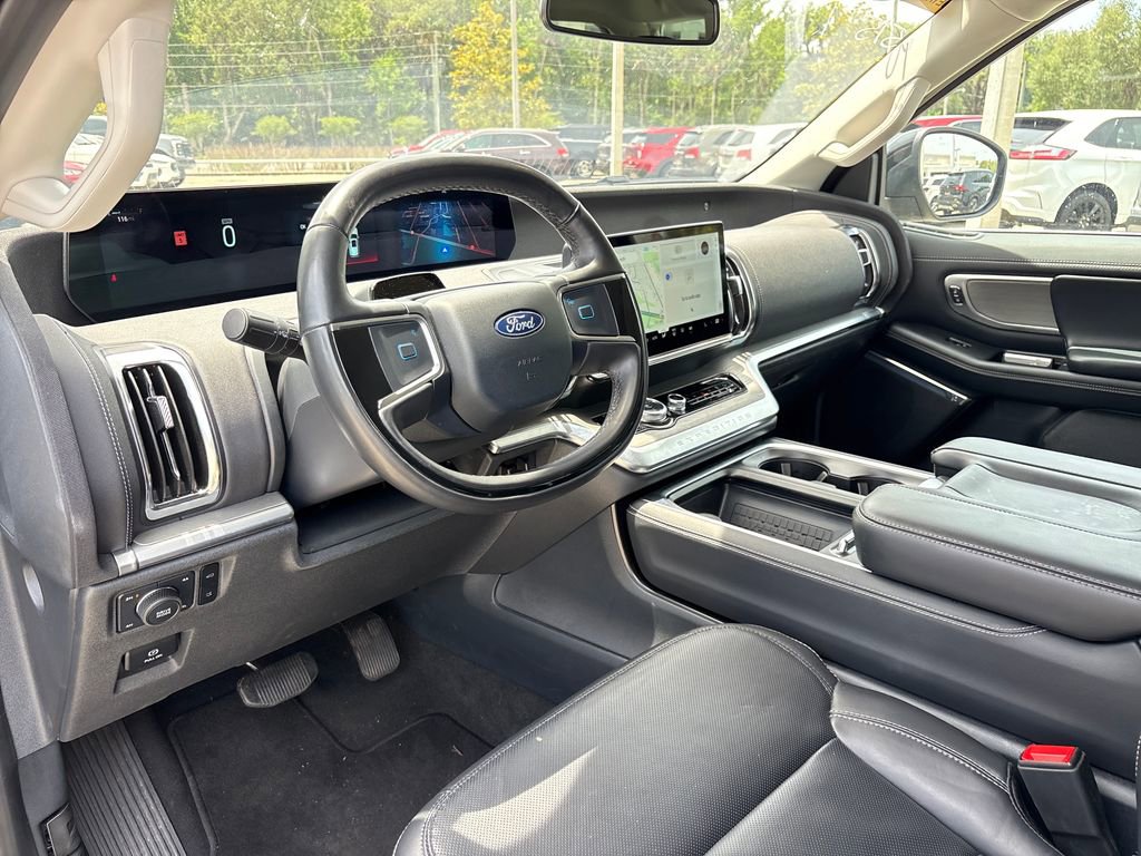Used 2025 Ford Expedition Max Platinum AWD/4WD image 6