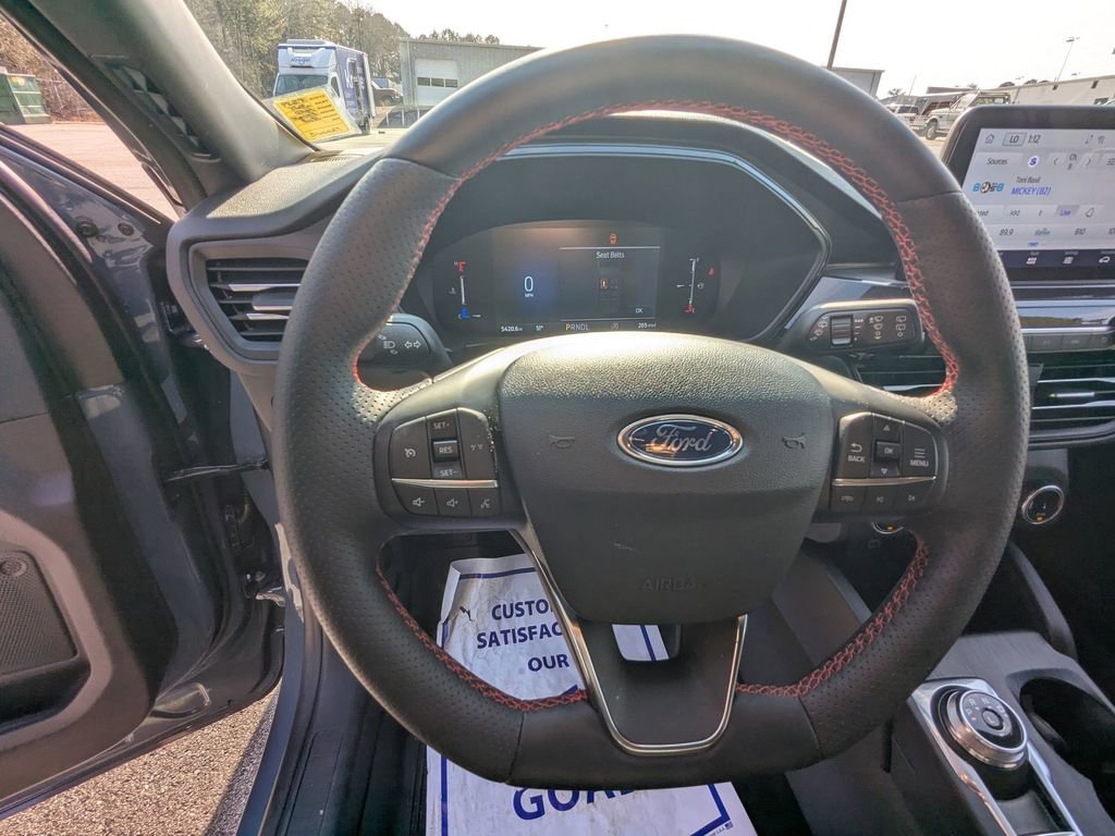 Used 2025 Ford Escape ST-Line Select image 16