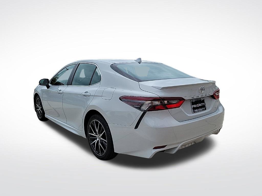 Used 2023 Toyota Camry SE FWD image 3