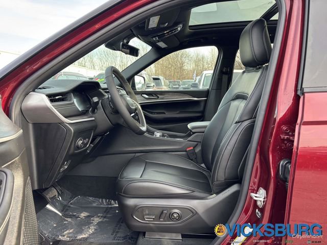 New 2025 Jeep Grand Cherokee Limited image 3