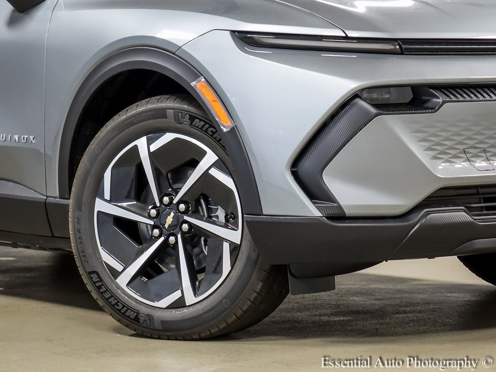 New 2026 Chevrolet Equinox EV LT image 4