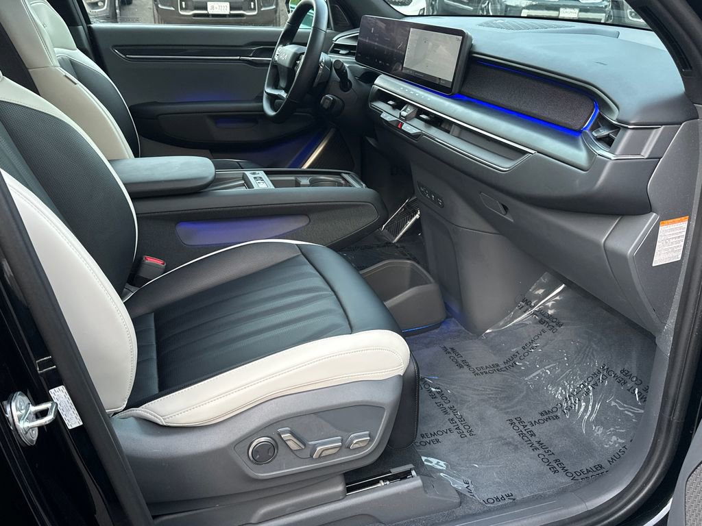 Certified 2024 Kia EV9 GT-Line AWD/4WD image 12