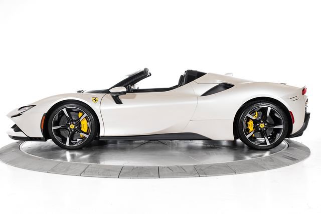 Used 2023 Ferrari SF90 Spider AWD/4WD image 3