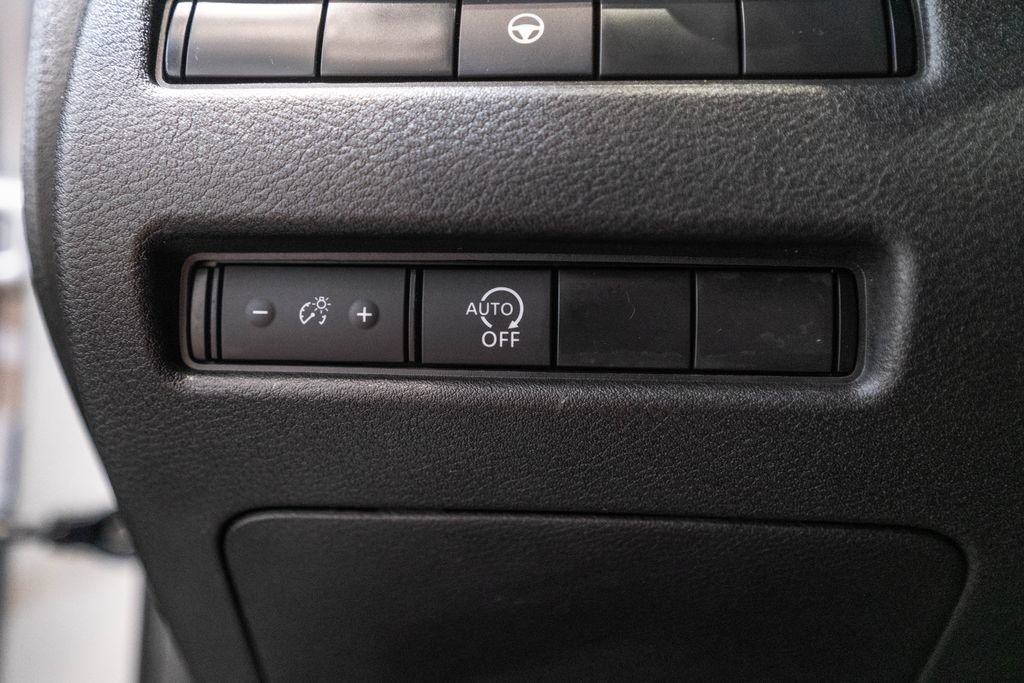 Used 2023 Nissan Rogue SV AWD/4WD image 21