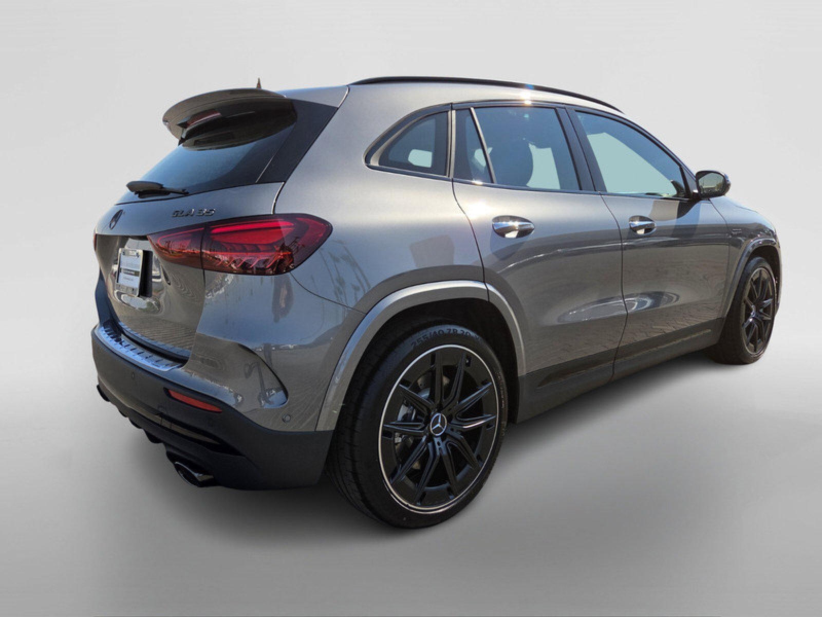 New 2026 Mercedes-Benz GLA 35 AMG 4MATIC image 5