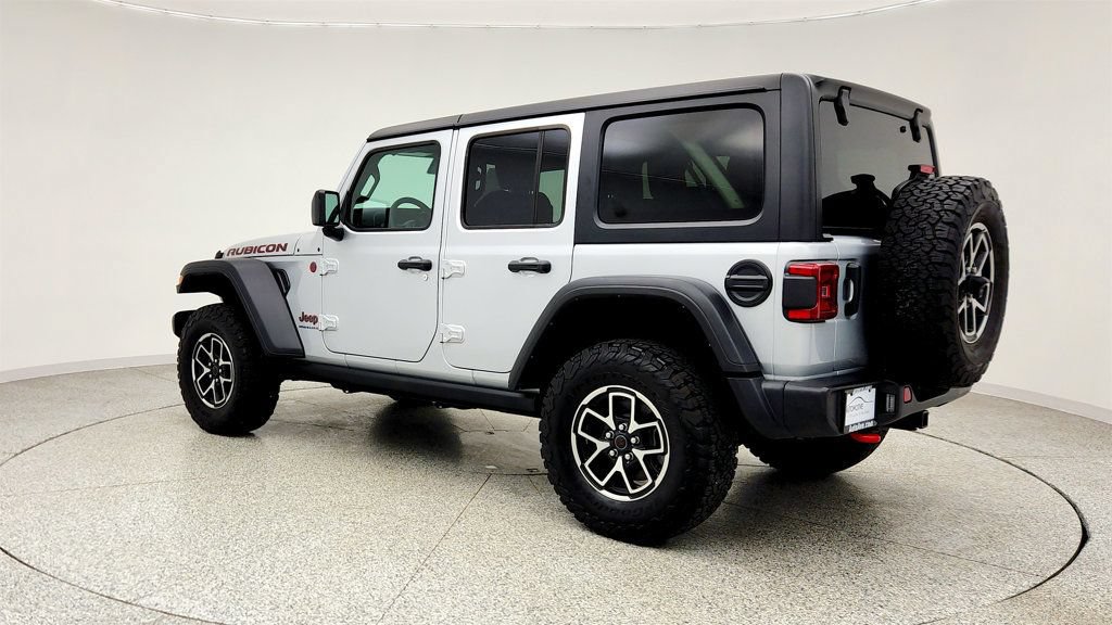 Used 2024 Jeep Wrangler Unlimited Rubicon w/ Convenience Group AWD/4WD image 7