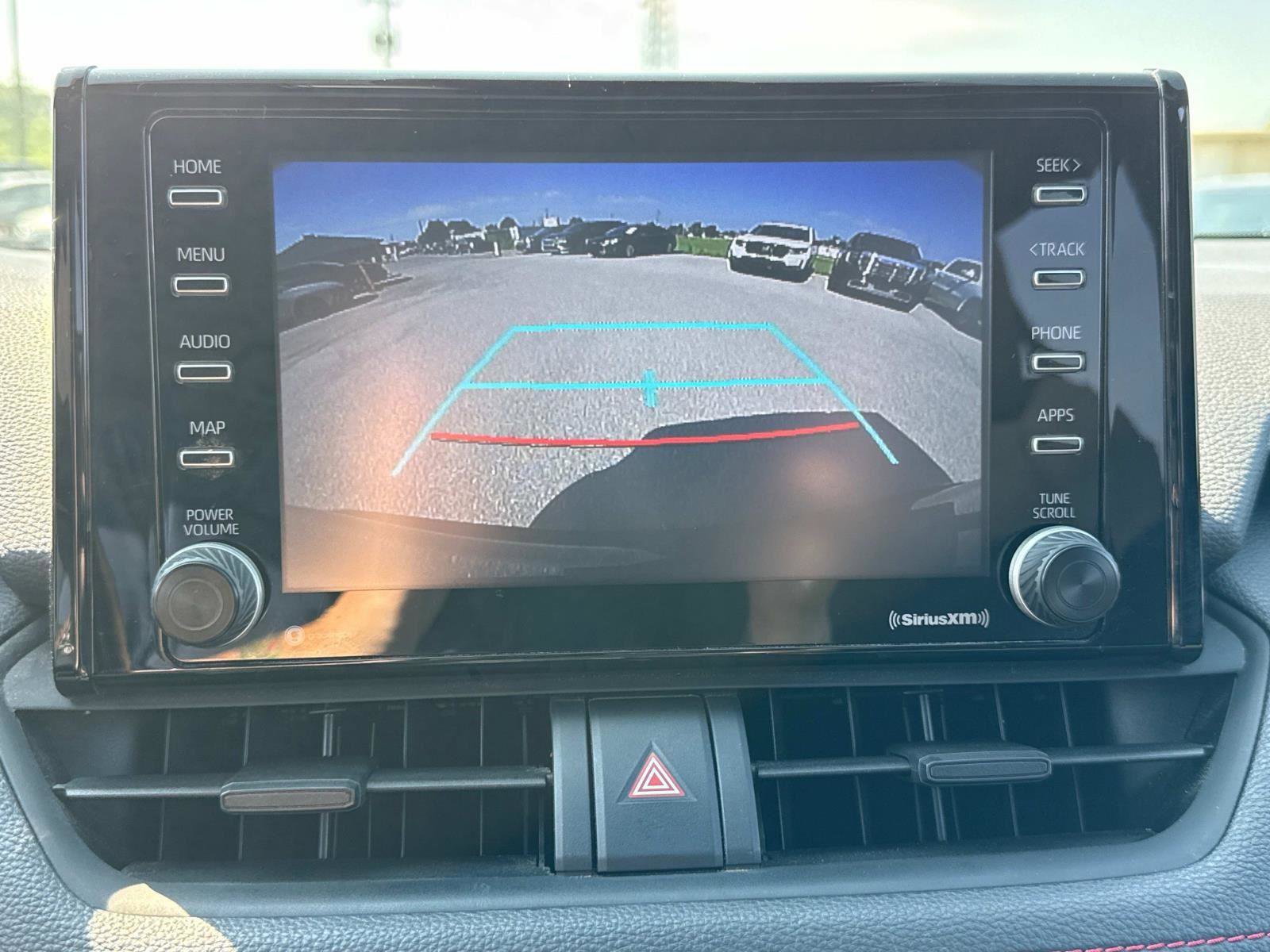 Used 2021 Toyota RAV4 SE image 5