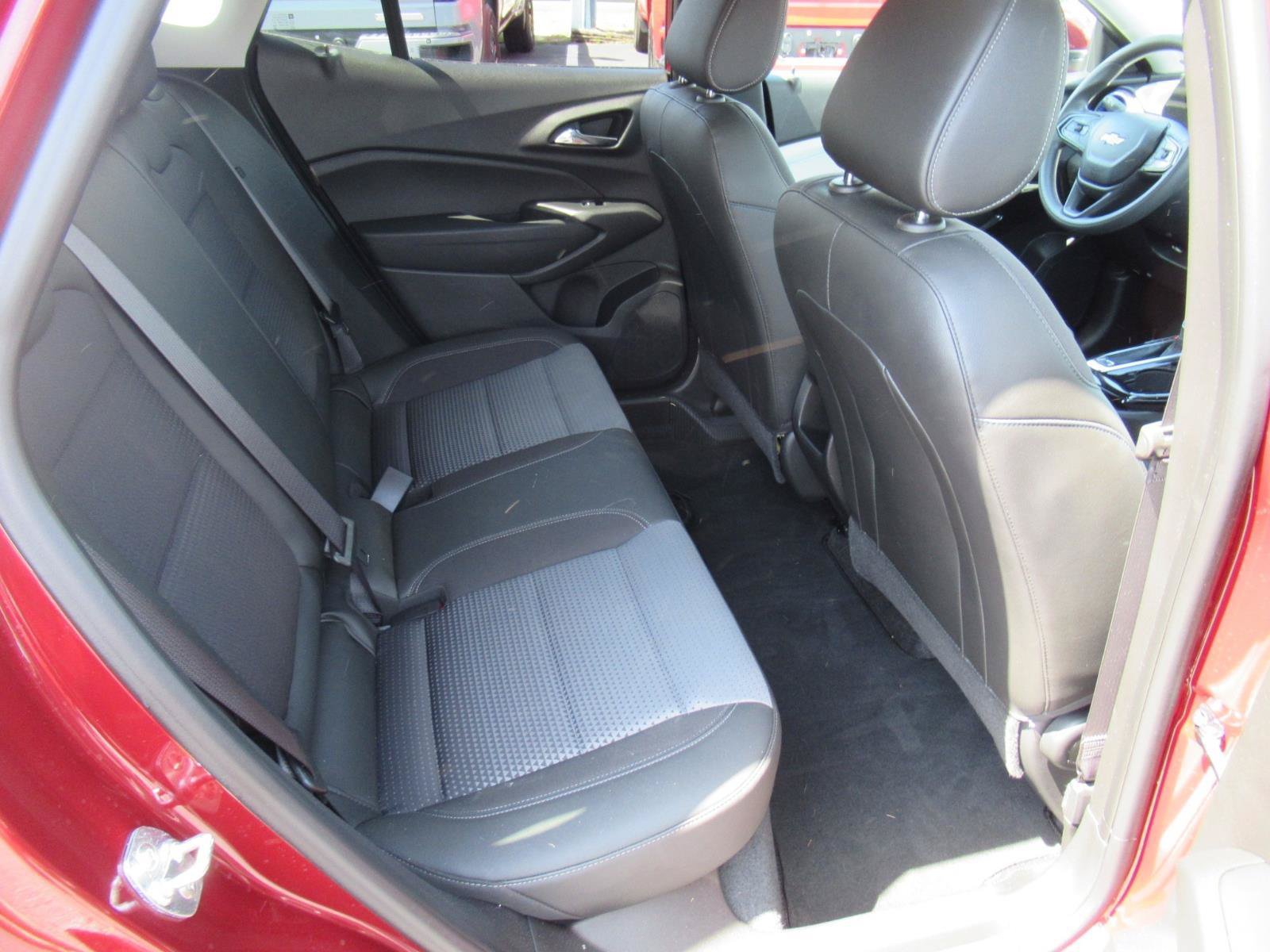 Certified 2024 Chevrolet Trax LT FWD image 28