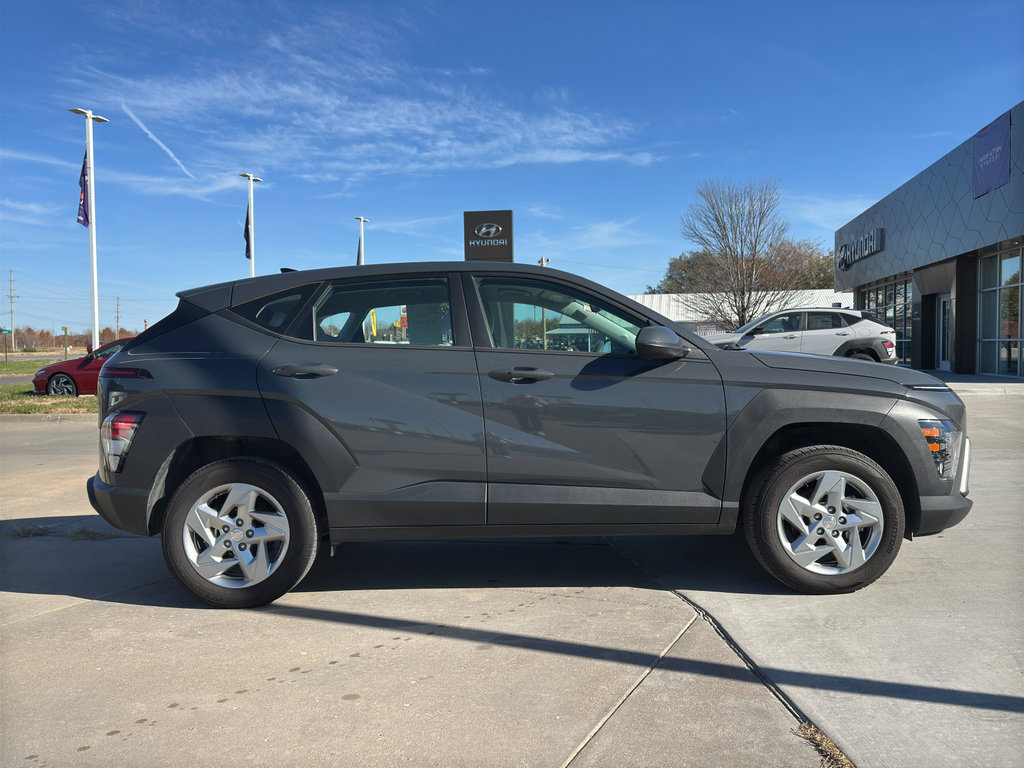 Certified 2024 Hyundai Kona SE image 7