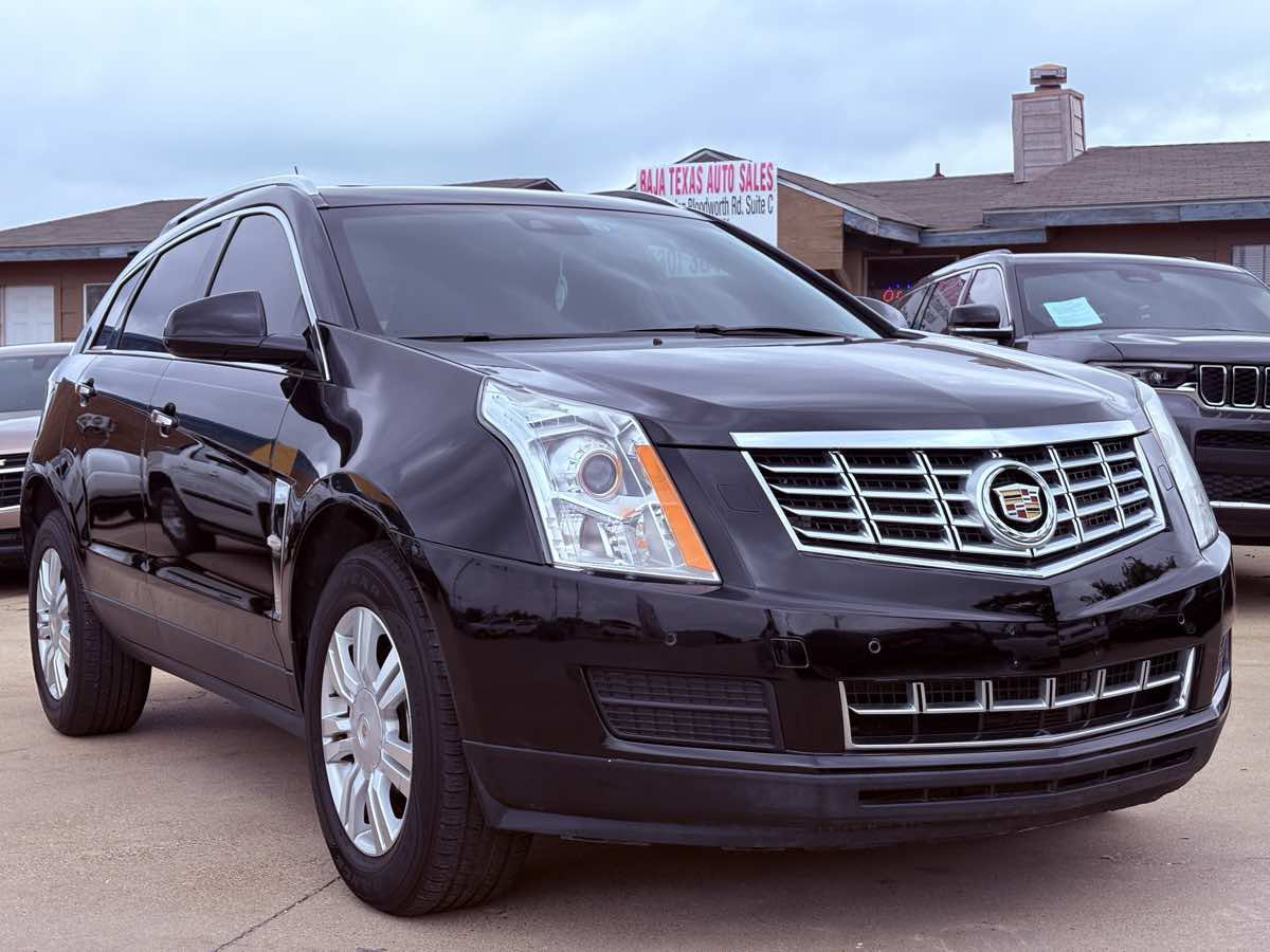 Used 2016 Cadillac SRX Luxury w/ Driver Awareness Package FWD image 3