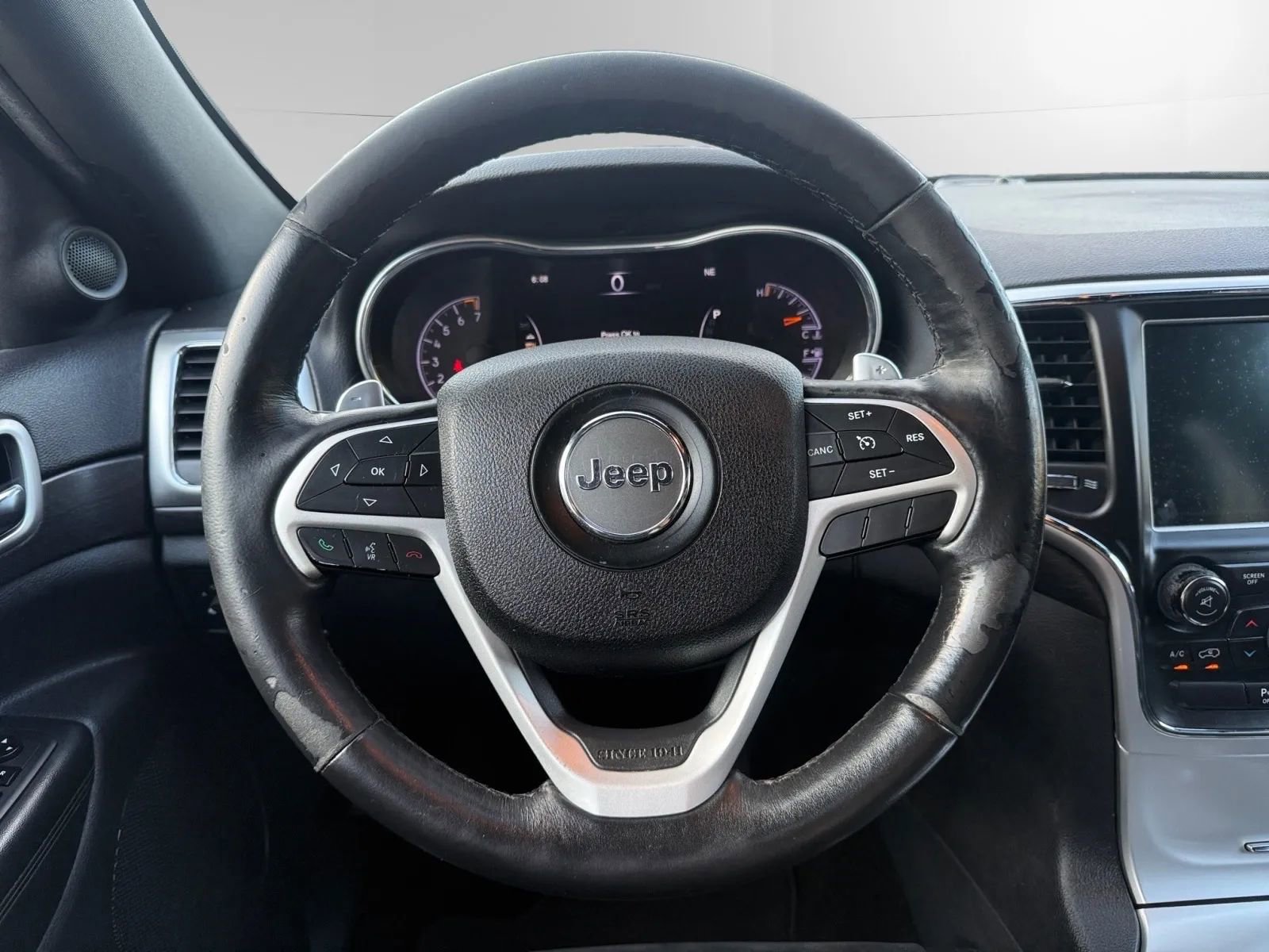 Used 2015 Jeep Grand Cherokee Altitude image 16