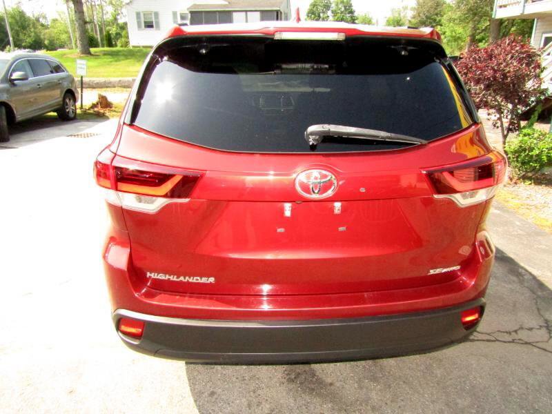 Used 2019 Toyota Highlander AWD V6 image 5