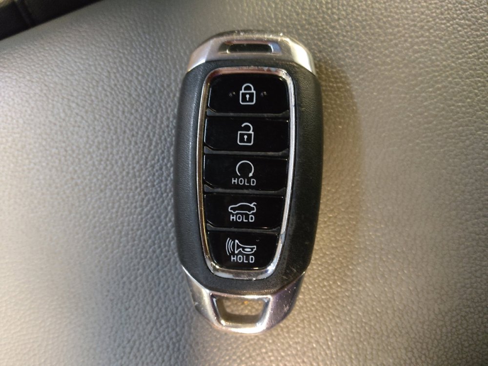 Used 2023 Hyundai Elantra SEL image 32