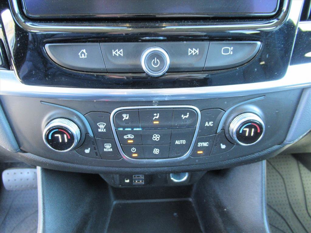 Certified 2021 Chevrolet Traverse LT w/ LT Premium Package FWD image 27