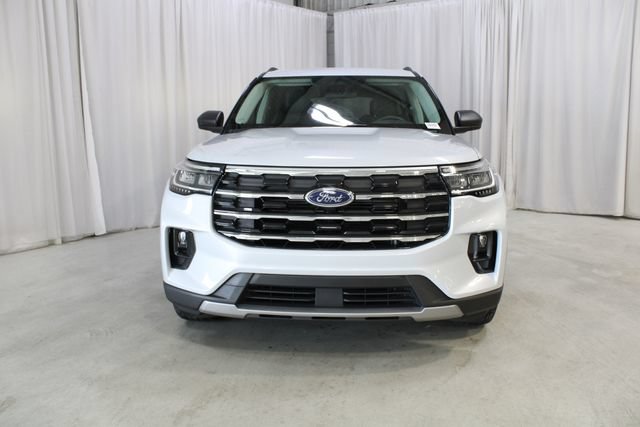 Used 2025 Ford Explorer Active w/ Active Comfort Package AWD/4WD image 39