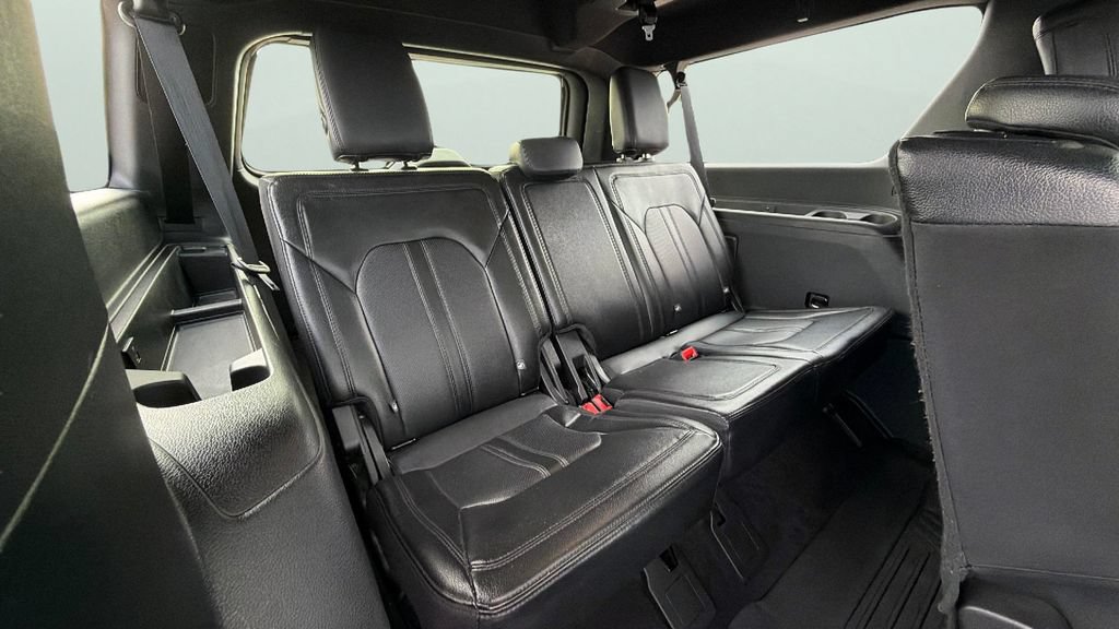 Used 2021 Ford Expedition Max Limited AWD/4WD image 32