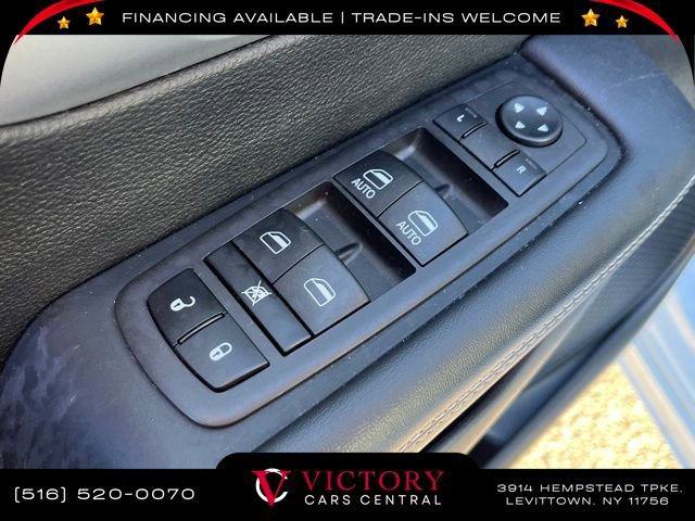 Used 2024 Chrysler Pacifica Select image 14