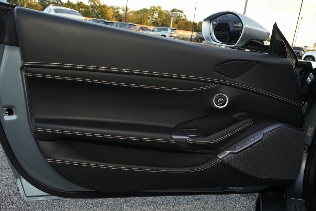 Used 2019 Ferrari Portofino image 20