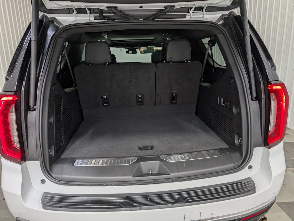 Used 2024 GMC Yukon XL Denali AWD/4WD image 26